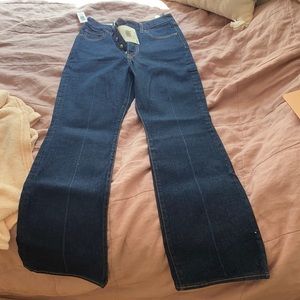 Levi ribcage bootcut